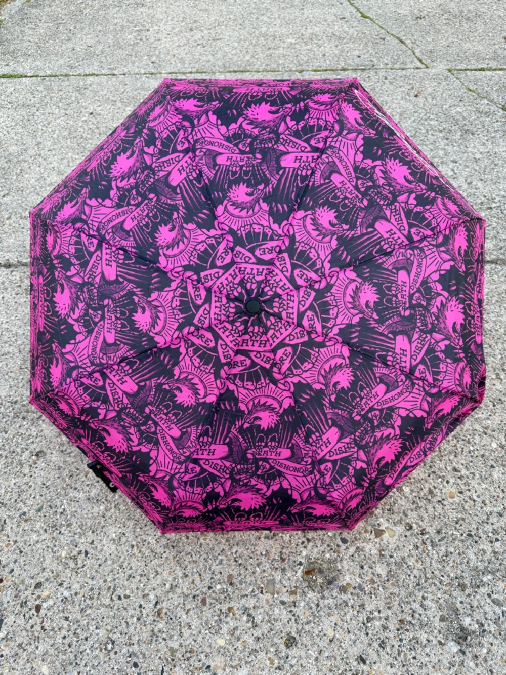 ED HARDY Death Before Dishonor Pink and Black Umbrella